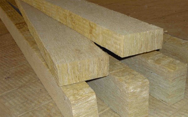 外墻保溫防水巖棉板的性能特點(diǎn)